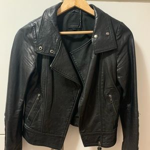 Aritzia leather jacket XS
